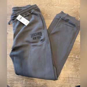 Brand New Abercrombie & Fitch Boy’s Gray Sweatpants